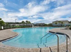 2BR Ensuite - Pool Gym - Near Beach - Lake View Patio - Jax n Historic St Aug