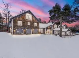 12BR Villa Near Mount Snow Sleeps 32 Hot Tub & Indoor Pool