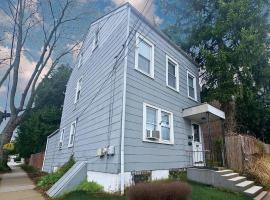 Soothing 1BR Retreat with AC in Charming Trenton, hotel i Trenton