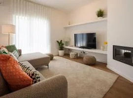 Bright & Spacious Villa by Beach