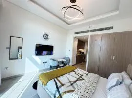 studio with Dubai Burj Khalifa view in Al Jadaf