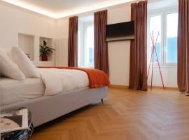 Belvedere 237 Lakeview Terrace Luxury Apartment, khách sạn ở Ghiffa