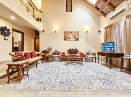 Sophisticated Luxury 4BHK Villa with Jacuzzi Pool Near Beach, Panjim