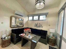 Atlantic Wave Villa, hotel en Aguada