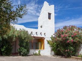 ديسيرت تراكس رانتشو، فندق في لاس غروتاس