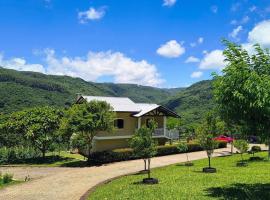 Rifugio Val Di Monti, farm stay in Gramado