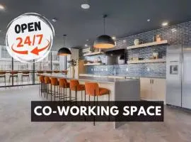 Amazing Townhome in Indy - Free Parking and Gym