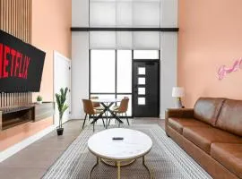 Modern Comfort Meets Class in Downtown Indy