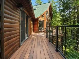 Lakefront Log Home on Huge Lake in Private Cove