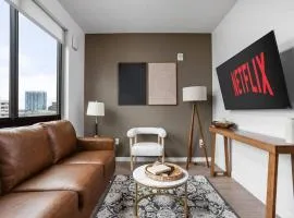 5 Star Luxury Condominium | Pool+Gym+Epresso+More