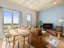1BR Channelside | Free Amenities + Prime Location
