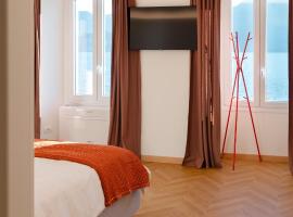 Belvedere237 Lakeview Terrace Luxury Apartment, Hotel in Ghiffa