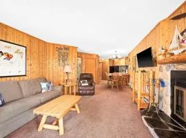 North Shore Vista Views Ski in Ski out Hot Tub