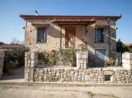 Σπίτι στο Χωριό - Les campagnards