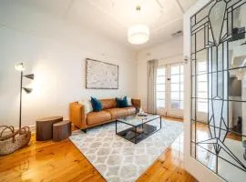 Redgum on Rugless - Coastal Charm near Glenelg Beach