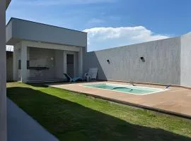 Casa privativa em Itaúna