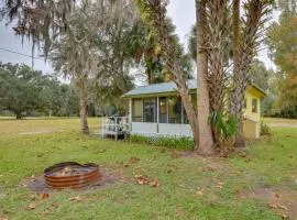 Hawthorne Anglers Cabin with Lake and Dock Access!