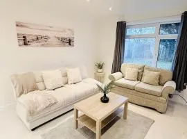 Meon house 3 bed luxury with 2 Kings and 1 double