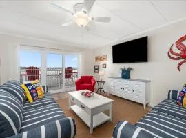 Downtown 2 Bedroom White Marlin Condo short walk to the Beach and Boardwalk!