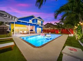 Sunset Haven with Saltwater Pool & mins to beach