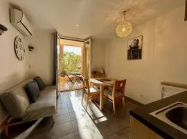 Appartement 2 pièces entre mer et esterel