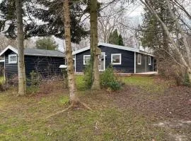 Beautiful Home In Dronningmølle With Wifi