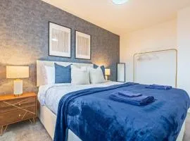 #83 Stylish 3 bed 2 bath Wigston Home with Parking