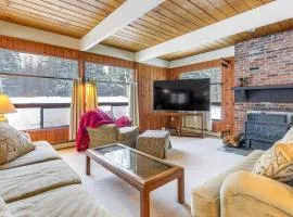 Outdoor Adventure Hub! Family Home in West Dover