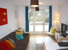 Stunning 1 Bed Spacious Flat with Private Parking!