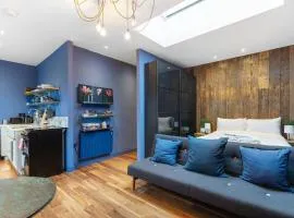 Sought After Studio Overlooking Portobello Road