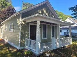 New! Lake Michigan Hideaway - Very Cute!