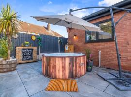 Luxury Stay Hot Tub EV Parking, hotelli kohteessa West Bromwich