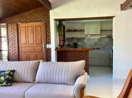 Casarão Sol da Mangueira com 5 Suítes Perto da Praia Ate 15 Pessoas