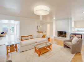 6 Mi to NorthPark Center Quiet Dallas Getaway!、Oldhamのホテル