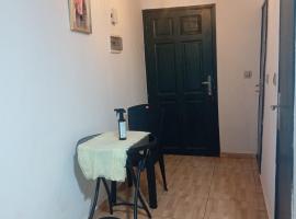 Mandeko r&eacute;sidence, alojamento com cozinha em Abidjan