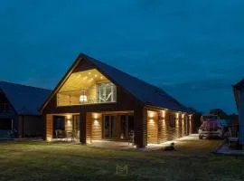 Luxury Lodge in the Cotswolds with Direct Golf View