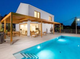 Villa 1 Soline, Krk, 280 m from beach, khách sạn ở Soline