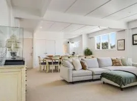 Hosts on the Coast The Whitianga Loft