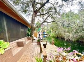 Natures Nest Waterfront, hotel a Homosassa