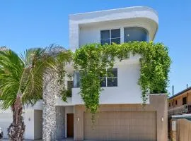 Pearl House Coastal Luxury Retreat with Pool