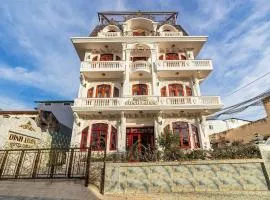 Khách sạn Dinh Loan