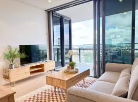 Skyline Poetry - Premium Stay on the Star BNE