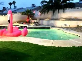 Family Home 4BR with Pool, Jacuzzi, Parking & Free WiFi