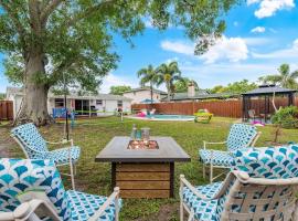 Private Pool 15 Minutes to the Beach & Downtown Saint Petersburg Florida, hotel di Pinellas Park