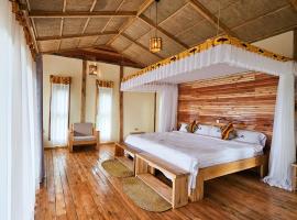 Chimpnest Safari Lodge, hotel in Kamwenge