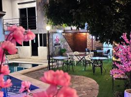 VILLA NAPOLI, hotel v destinaci Santa Ana