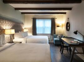 The Century House Latham - North Albany, an Ascend Collection Hotel, ξενοδοχείο σε Latham