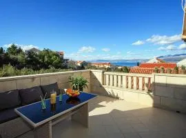 Cozy Apartment In Supetar With Wifi