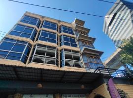 Pratunam Family House, &phi;&theta;&eta;&nu;ό &xi;&epsilon;&nu;&omicron;&delta;&omicron;&chi;&epsilon;ί&omicron; &sigma;&epsilon; Ban Nong Chaeng