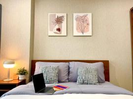 1-Min Walk to BTS Thonglor Simple Spotless Great Value Stay, hotel en Khlong Toei